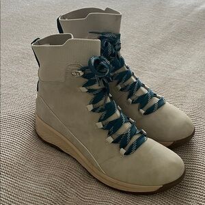 Maurices Slide on fashion boots size 8